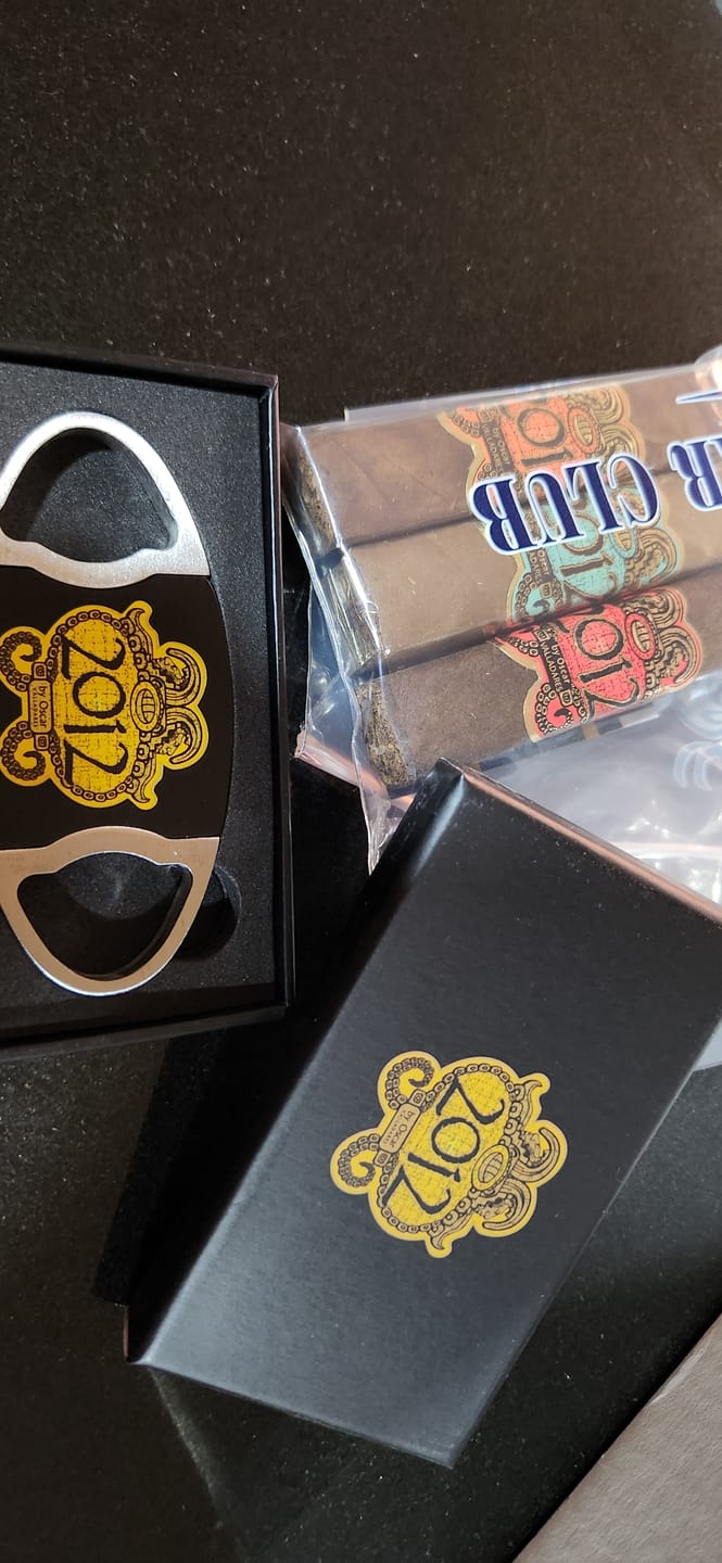 Customer photo review of Core Subscription Luxury Cigars Monthly