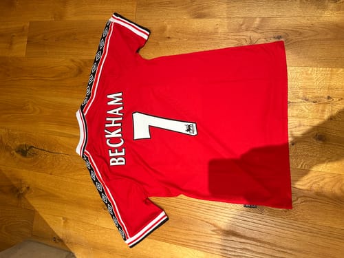 Customer photo review of David Beckham Manchester United 1999 Red Retro Jersey Maillot Trikot Maglia Soccer Shirt