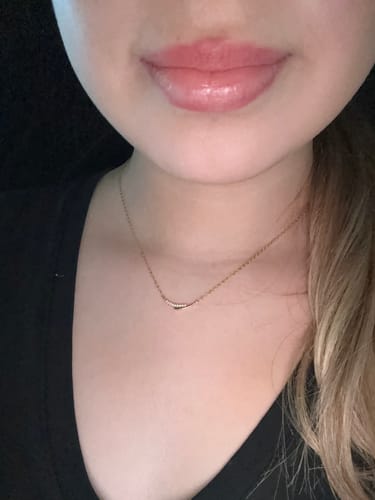 Customer photo review of Collar Con Doble Linea Zirconias