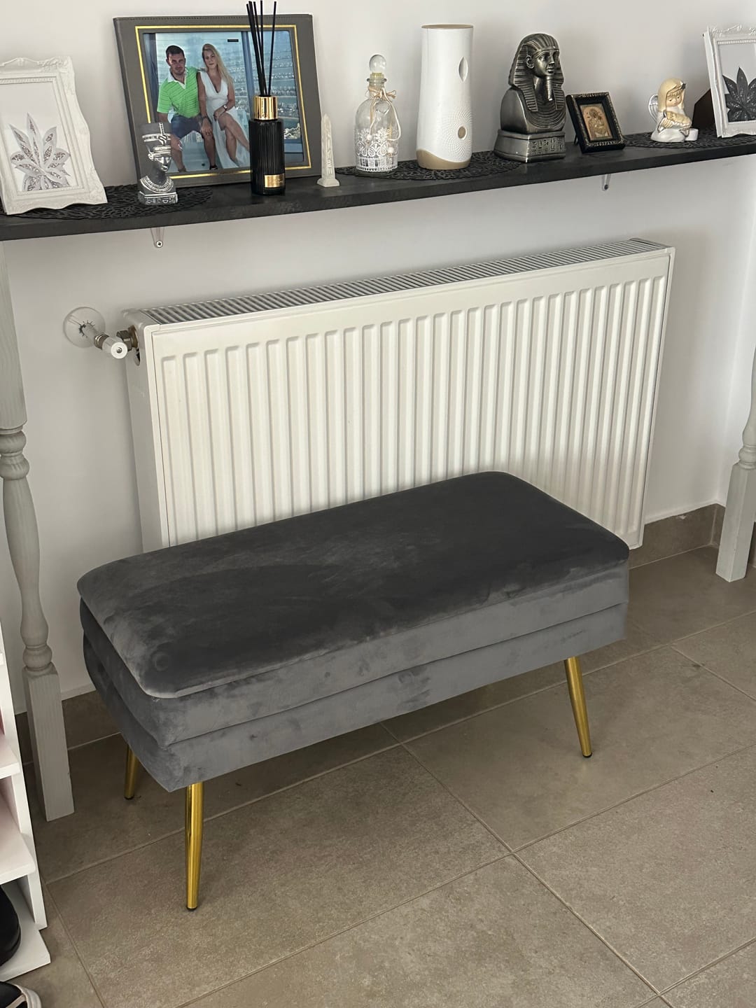 Customer photo review of Bancheta VELVA, gri inchis/auriu, stofa catifelata/metal, 78x35x40 cm