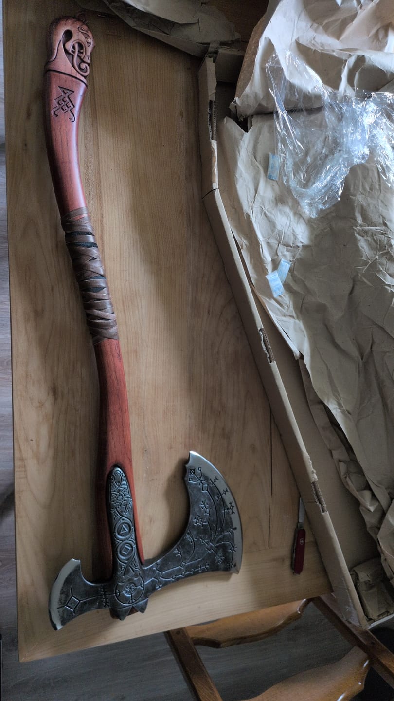 Customer photo review of Hache Leviathan de Kratos Forgée à la Main