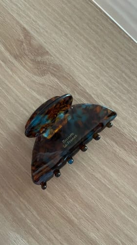 Customer photo review of French Acetate Planet & Diamond Hair Claw Clip - Medium