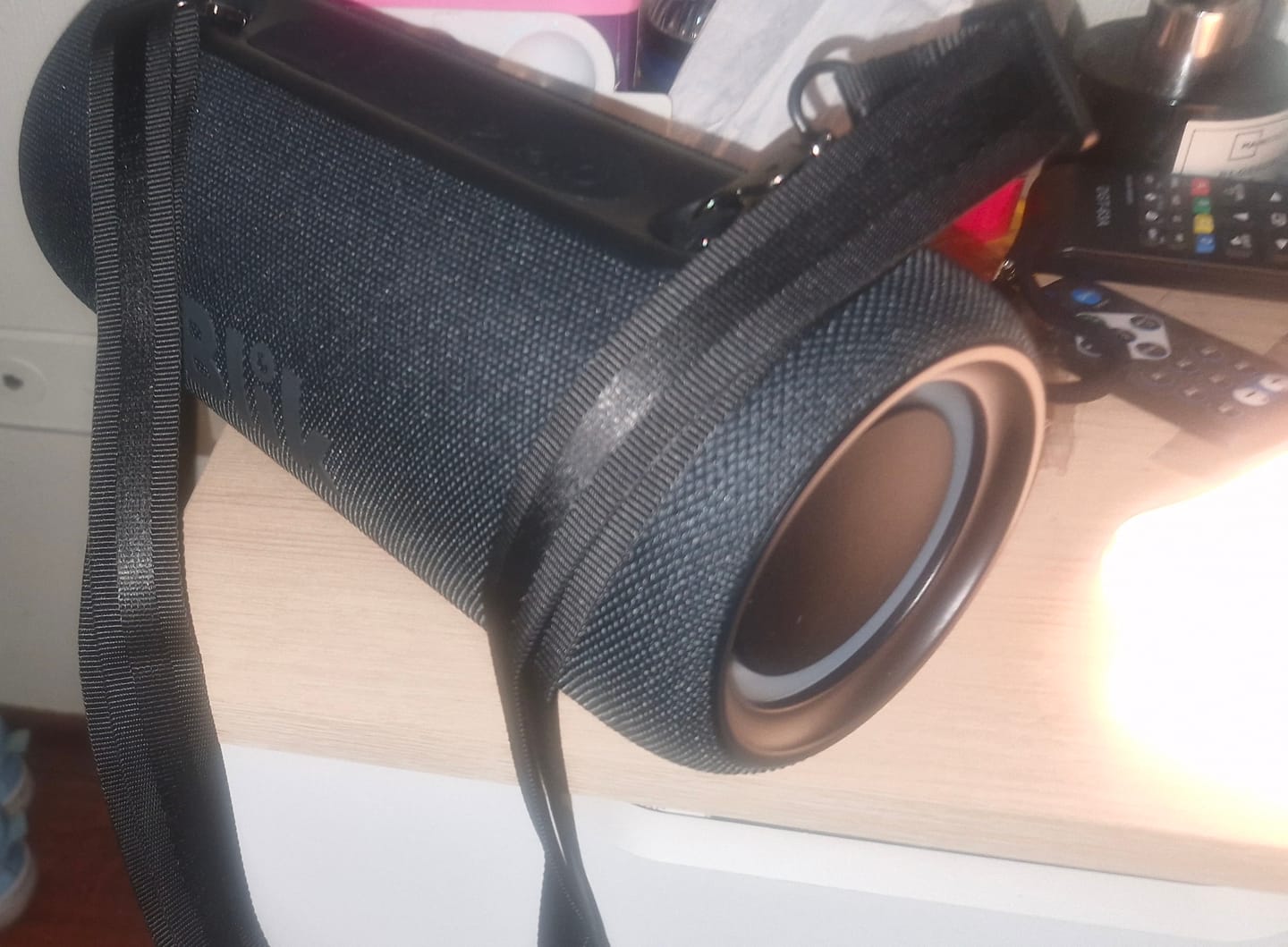 Customer photo review of Parlante Bluetooth Portátil Blik Live2 40W IPX5 9 Hrs