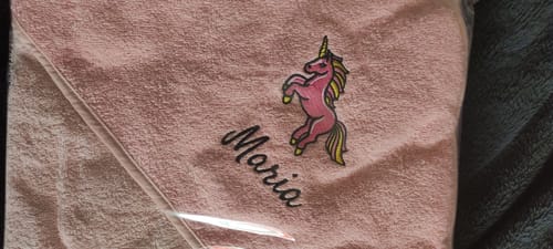 Customer photo review of Wolimbo Mädchen Kapuzenhandtuch mit Namen und Motiv