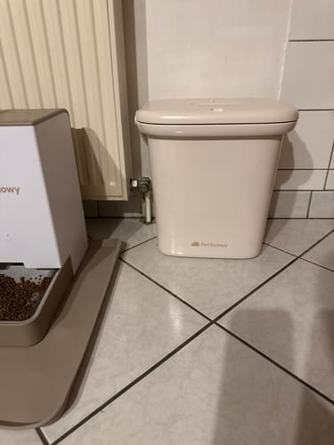Customer photo review of Pet Food Vacuum Container