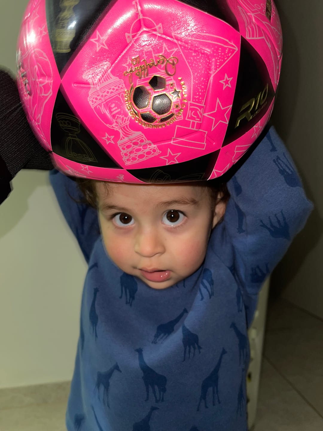 Customer photo review of כדור פוצ'יוולי ורוד שחור דלה בול | הכדור של רונאלדיניו R10 DaleBol
