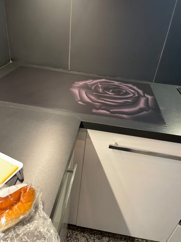 Customer photo review of Inductiebeschermer - Bloemen - Roos - Zwart