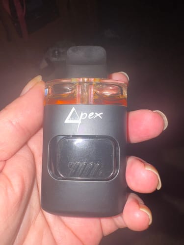 Customer photo review of Dual Chamber Disposable Vape 6G. Delta 9 - Sour Diesel - Wedding Cake