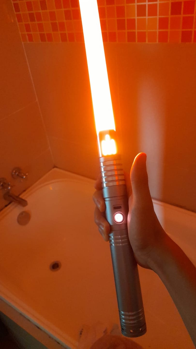 Customer photo review of LLEVA 2 Y FORMA UN SABLE DOBLE ! Infernal Blow Lightsaber