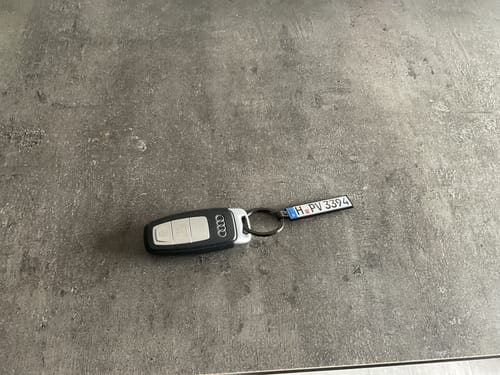 Customer photo review of Kennzeichen Schlüsselanhänger Mini Nummernschild Metall