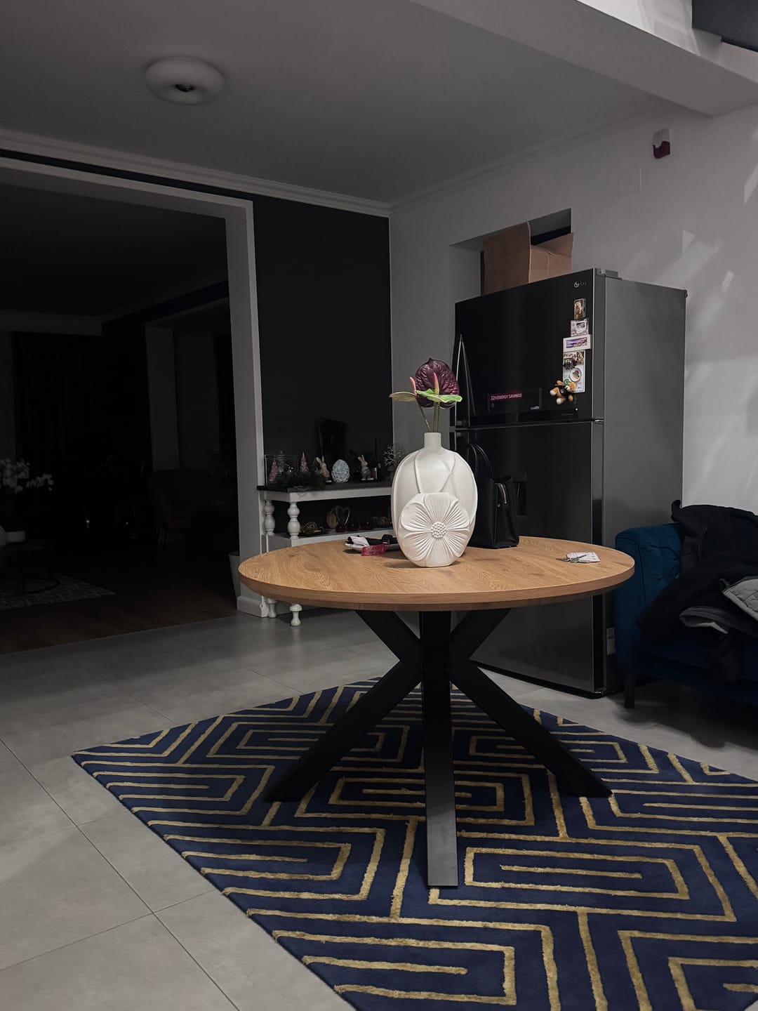 Customer photo review of Masa RITMO, stejar/negru, 120x120x78 cm
