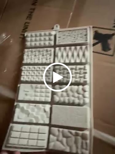 Customer video review of Silicone Cake Mould D0996E