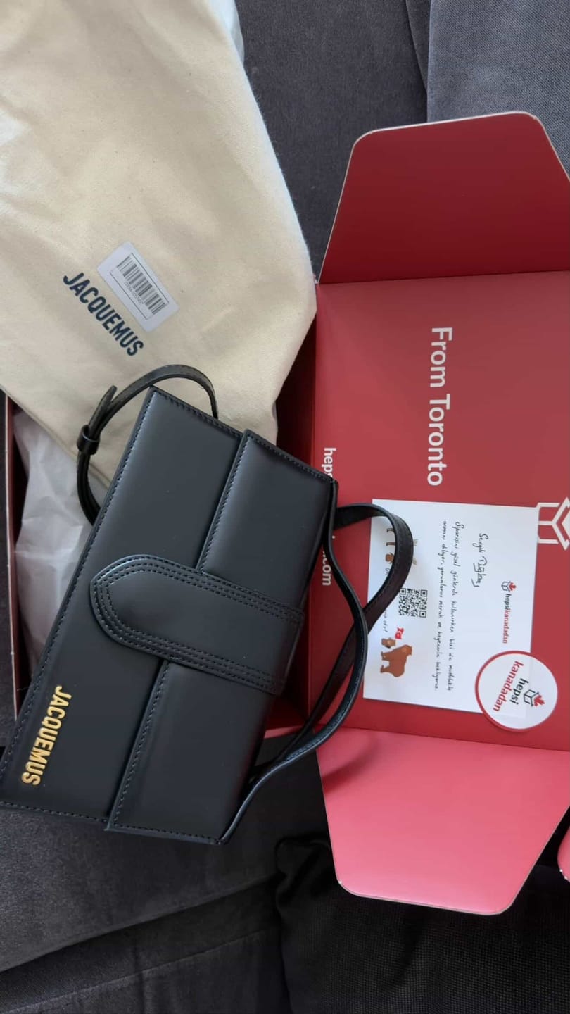 Customer photo review of Jacquemus Women's Les Classiques The Large Bambino Black/Gold