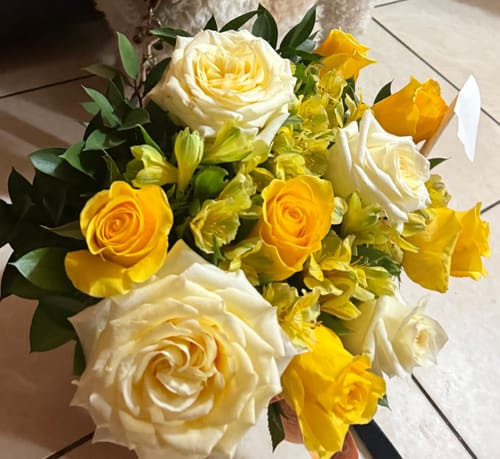 Customer photo review of Lexi Box - Limoncello
