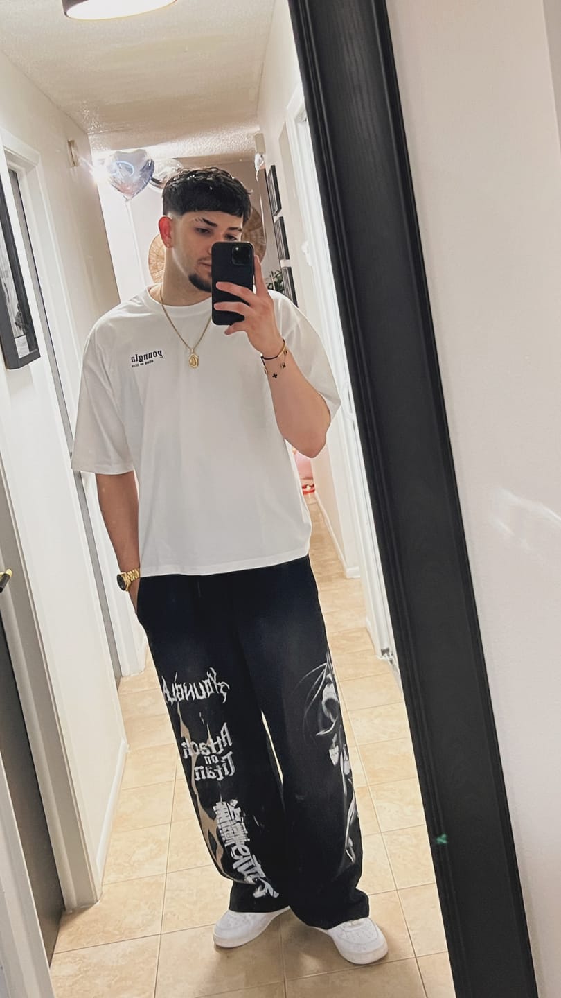 Customer photo review of 4186 - AOT©  x YLA Cropped Tees