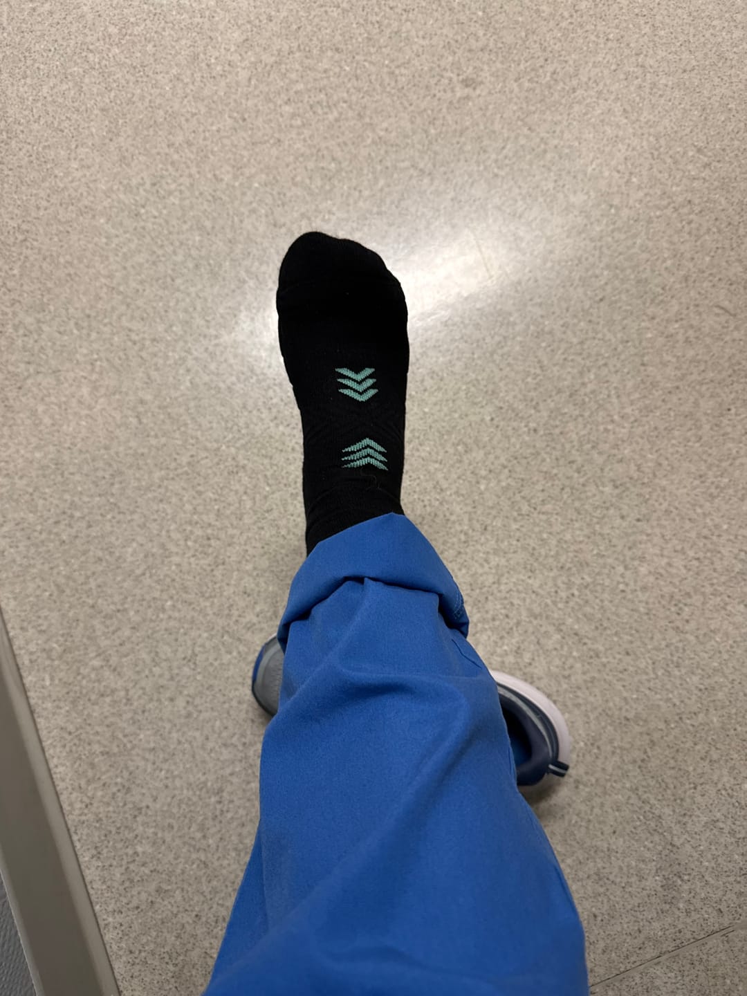 Customer photo review of Crew Socks 4 Pairs