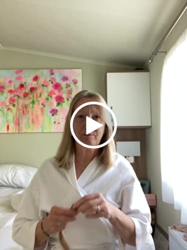 Customer video review of Face Framing Layers / Clip In Extensions / Human Hair / 14 inches / 15 grams