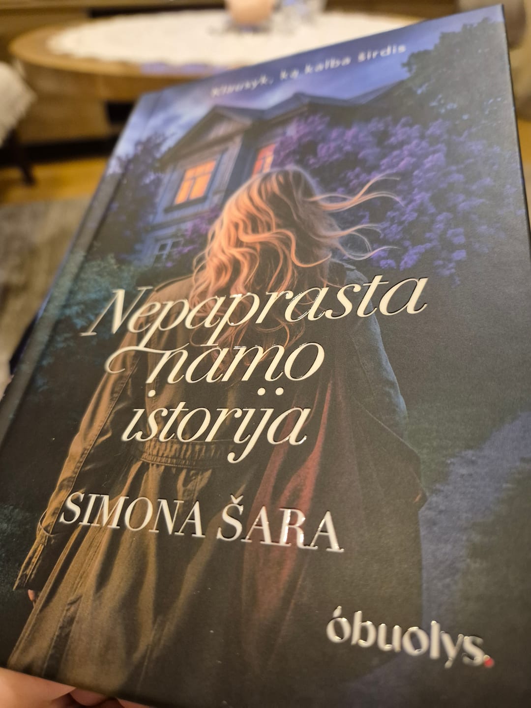 Customer photo review of Nepaprasta namo istorija: romanas apie šeimos paslaptis, netikėtas išpažintis ir meilę