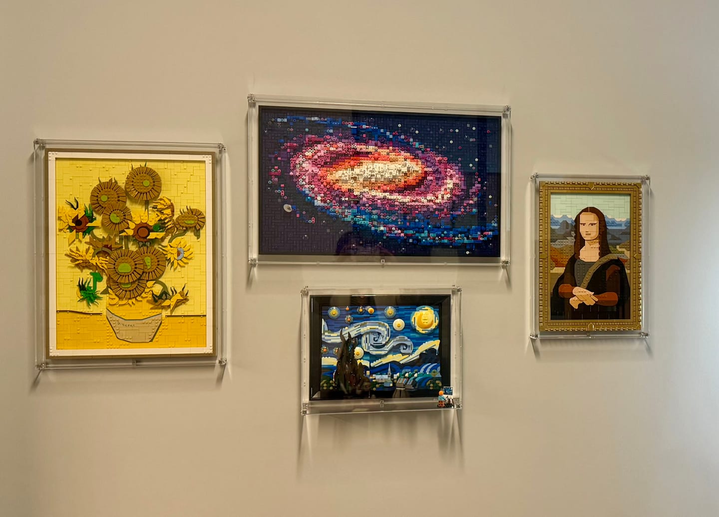 Customer photo review of Wall Mounted Display Case for LEGO® 31212 Art The Milky Way Galaxy