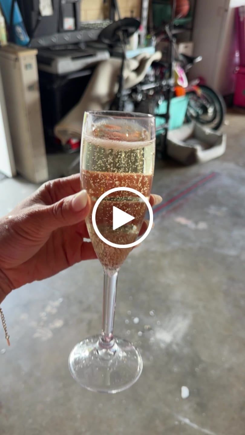 Customer video review of Blanc de Blancs Sparkling