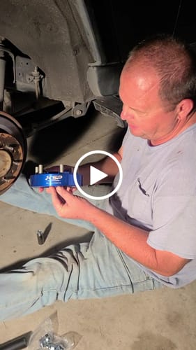 Customer video review of 1.5 inch 6x5.5" Blue Hubcentric Wheel Spacers for Toyota Lexus