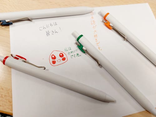 Customer photo review of Set de 8 Stylos Encre Gel Uni-Ball