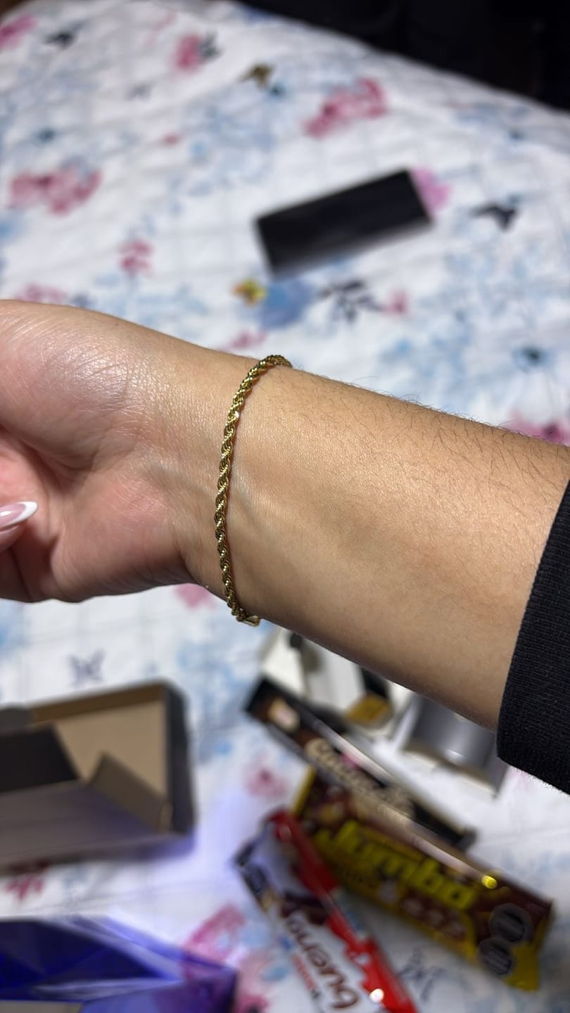 Customer photo review of Pulsera Lazo en Oro laminado 18k