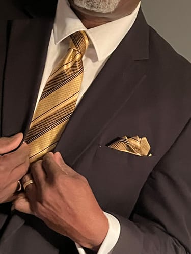 Customer photo review of Ties2you Gold Tie Plaid Formal Silk Necktie Pocket Square Cufflinks Set for Men