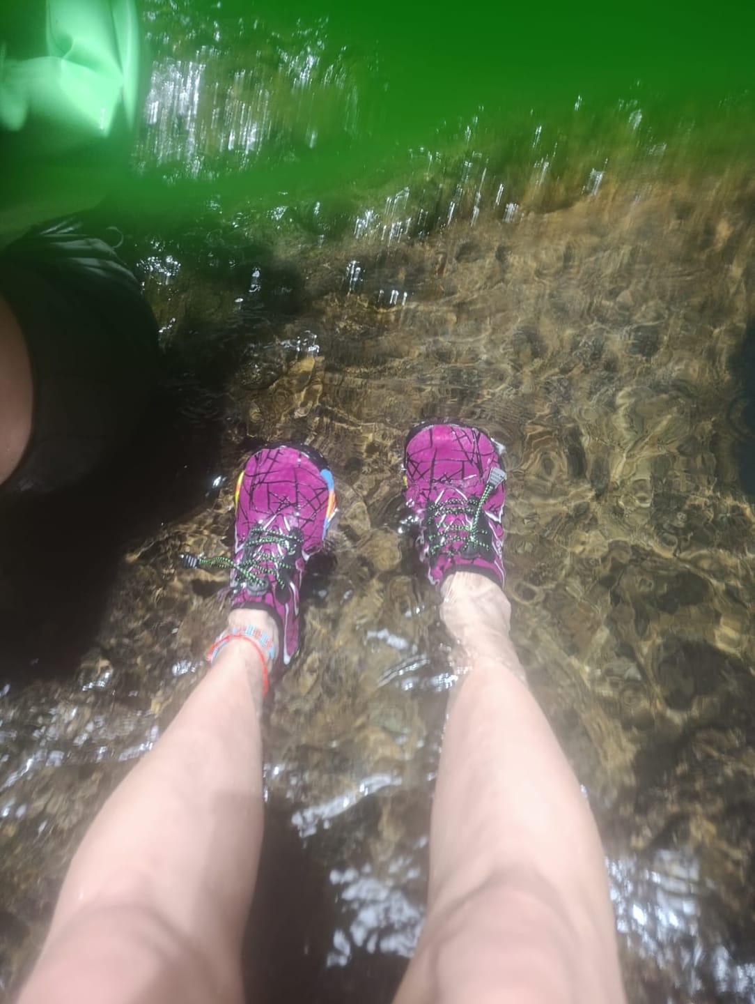 Customer photo review of Morado Coralyno™ - Zapatos acuáticos con cordones