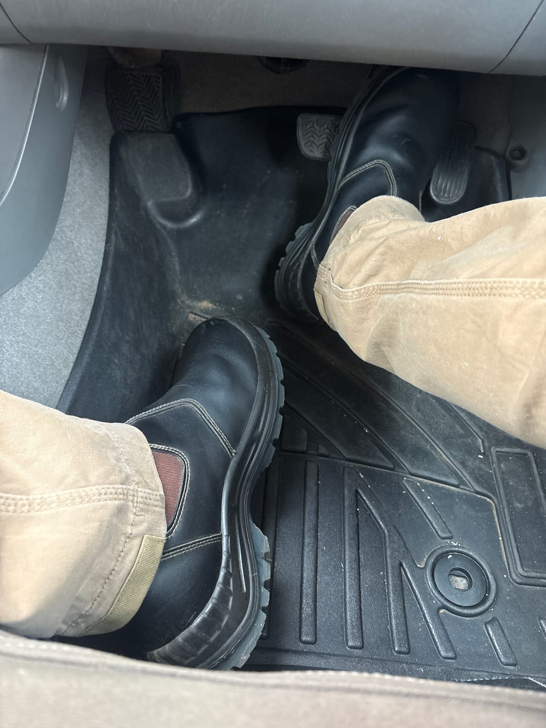Customer photo review of Pioneer Safety Work Boots