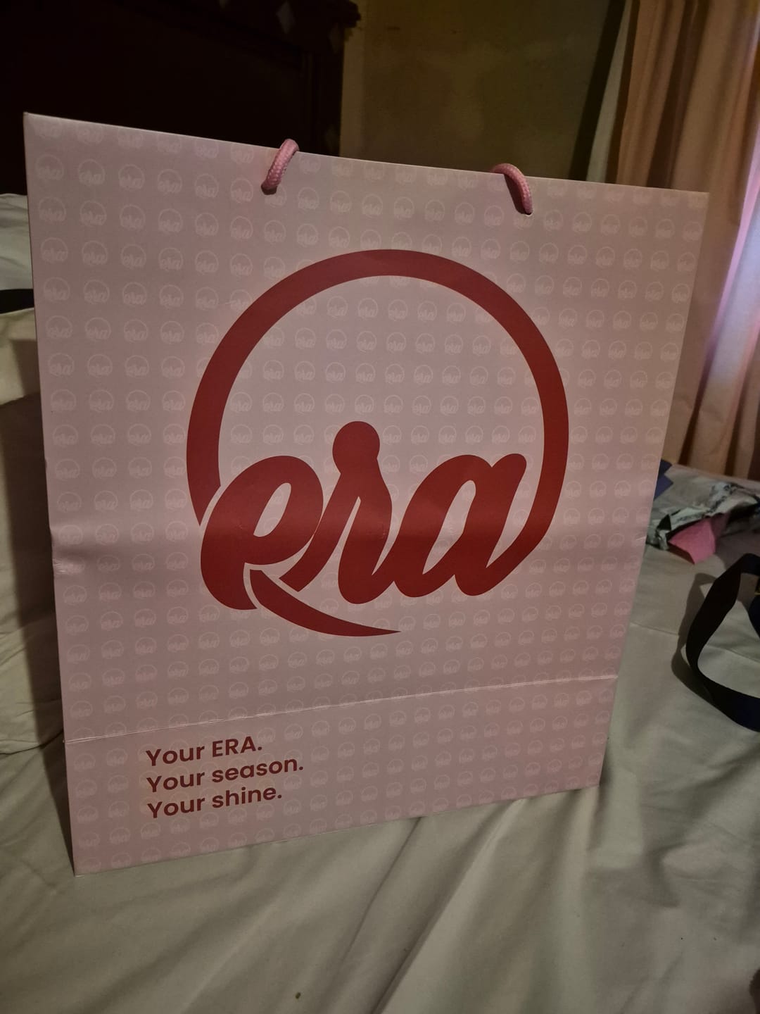 Customer photo review of Yellow Era Gift Bag