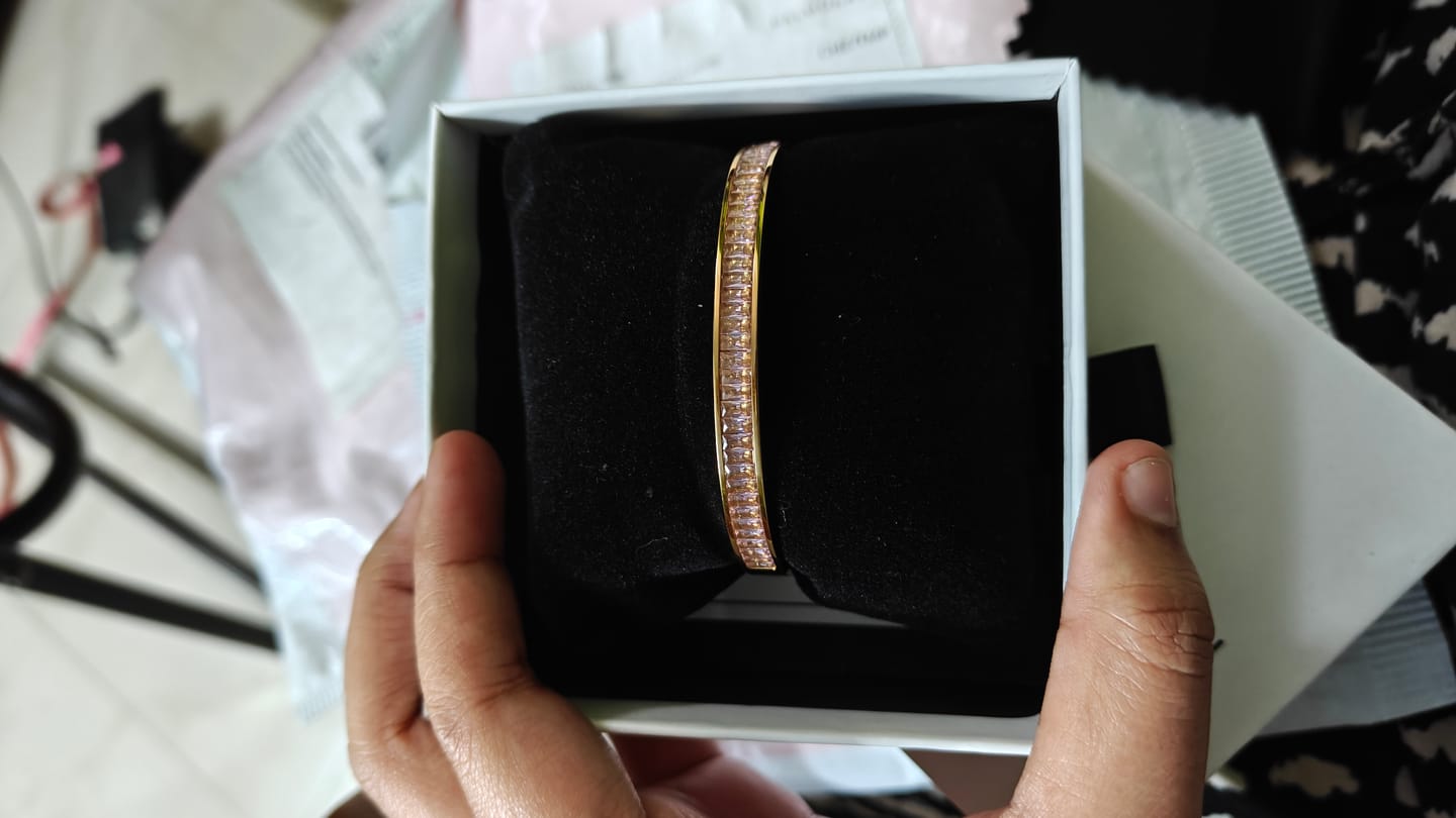 Customer photo review of Pink Enchantment Bangle Bracelet