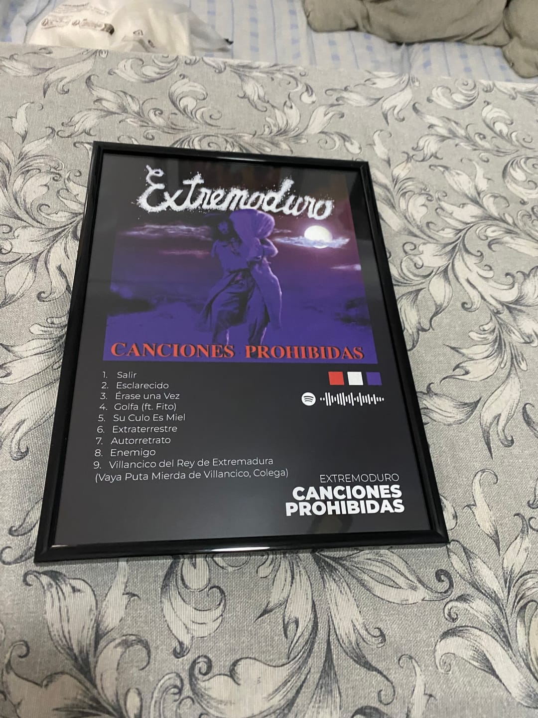 Customer photo review of CANCIONES PROHIBIDAS
