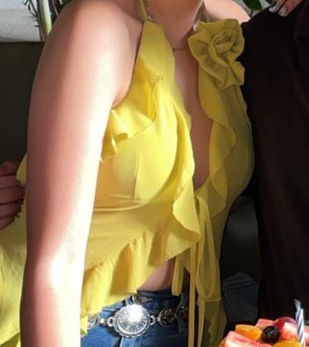 Customer photo review of SUMER  YELLOW TOP