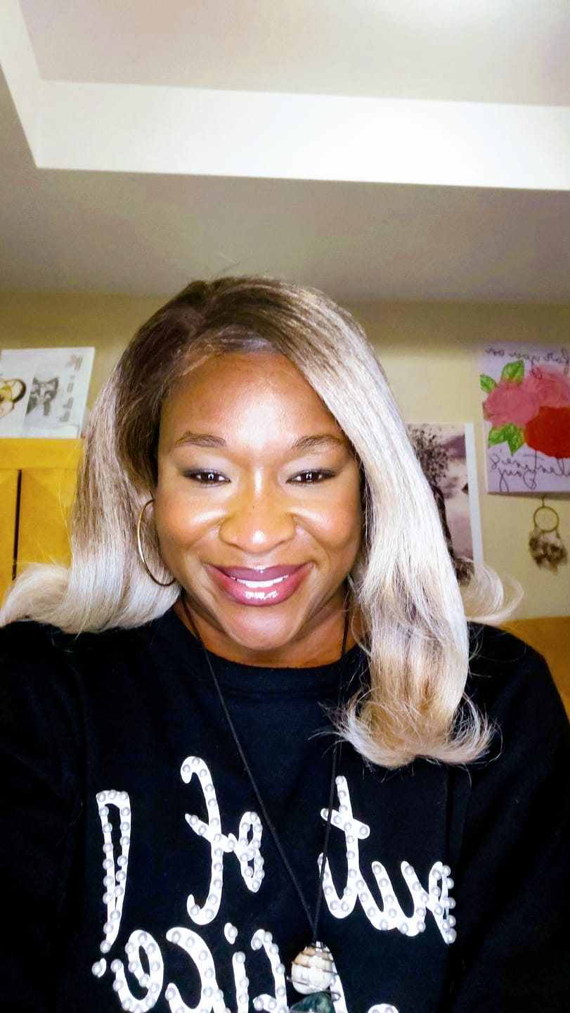 Customer photo review of Outre Melted Hairline Glueless HD Lace Front Wig - MH 120