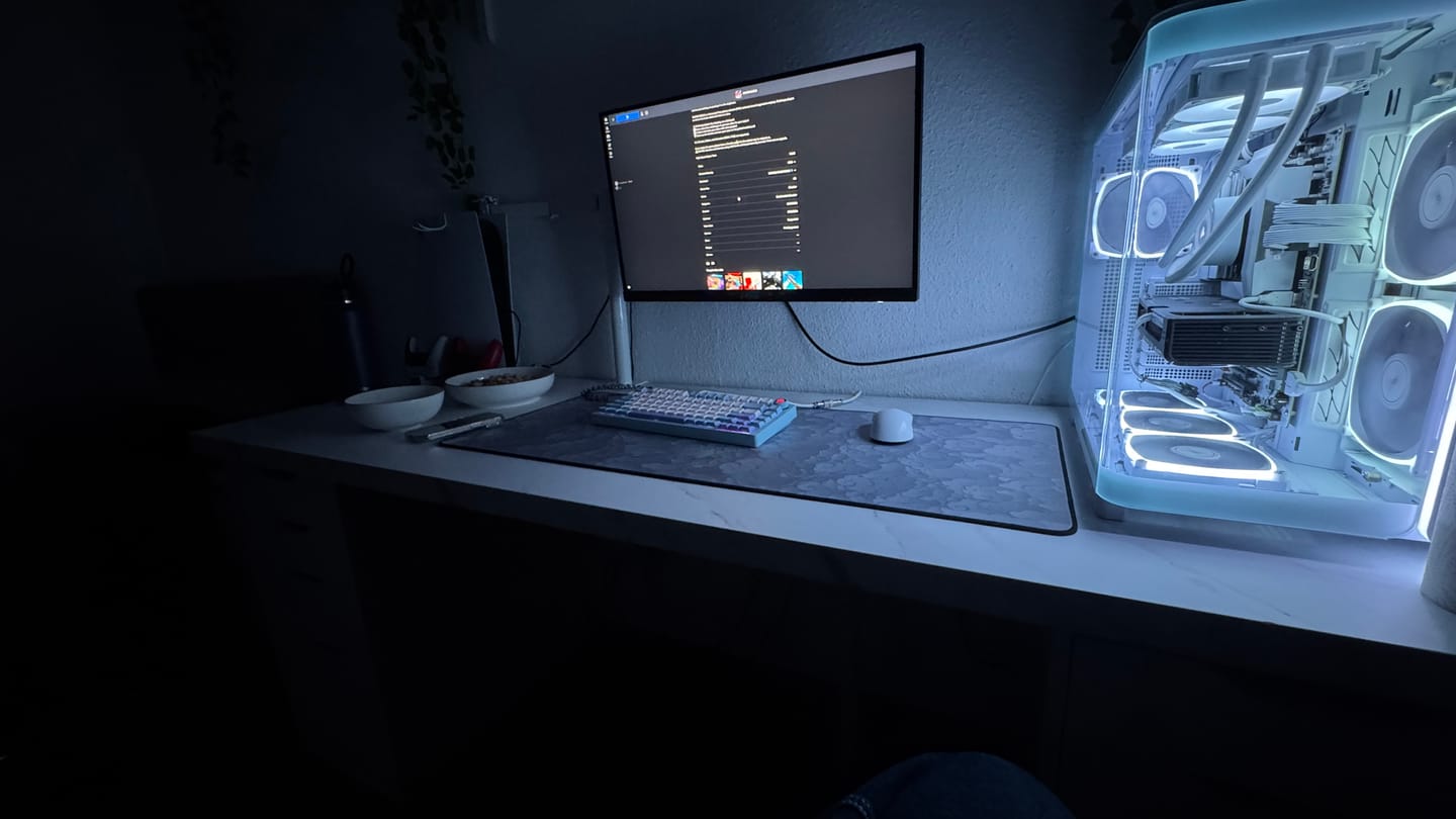 Customer photo review of Cloud White | Mousepad