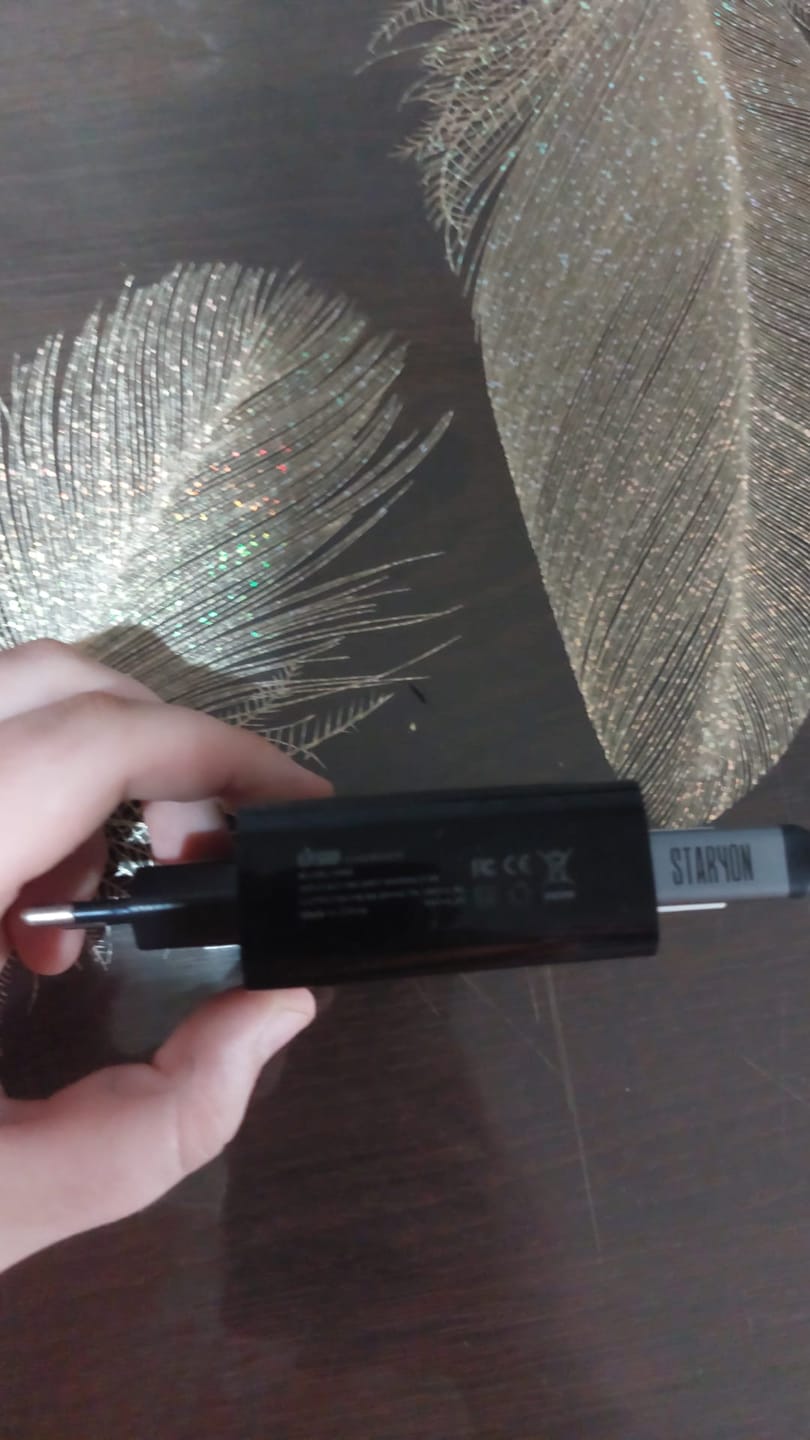 Customer photo review of Incarcator Retea, 2 Porturi, 65W, 1 x USB, 1 x Type-C, Negru