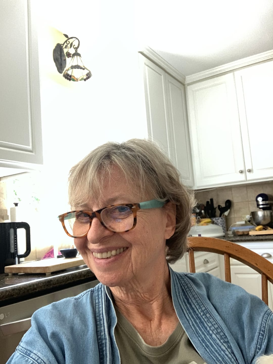 Customer photo review of AVERY BLUE LIGHT READERS