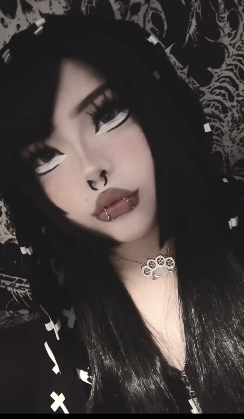 Customer photo review of Fatale Necklace