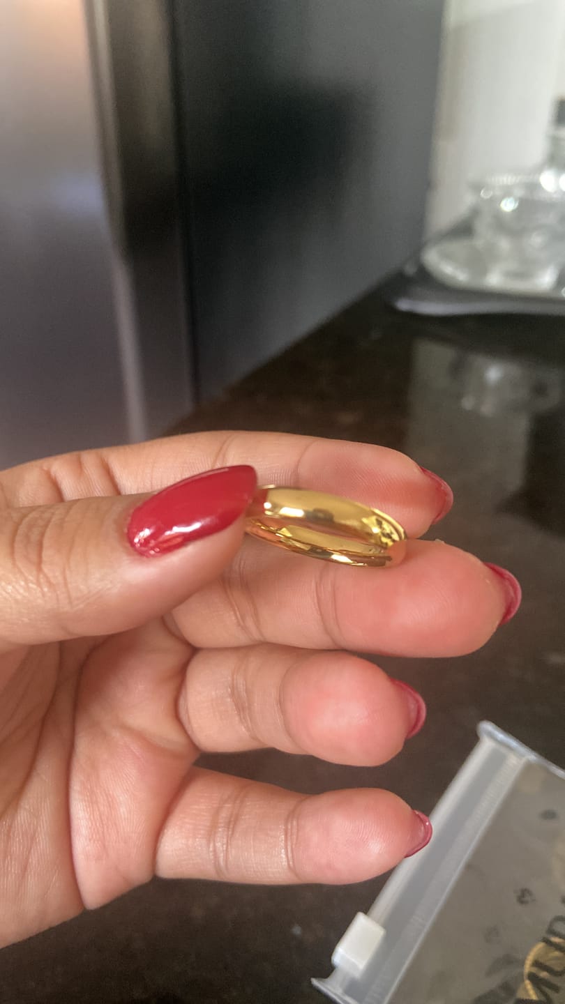 Customer photo review of Aliança Anatômica Banhado em Ouro 18K