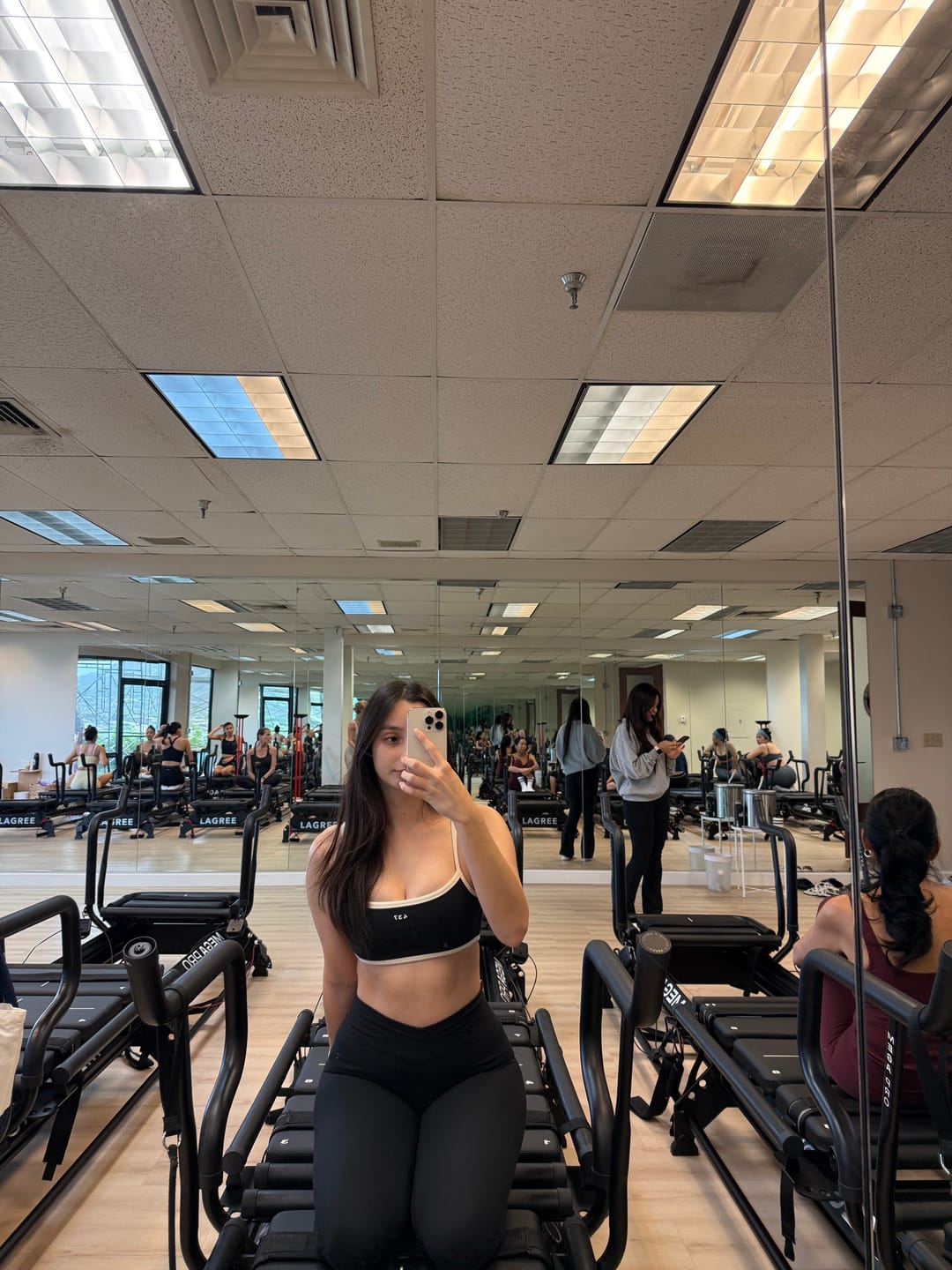 Customer photo review of The V Legging / Black