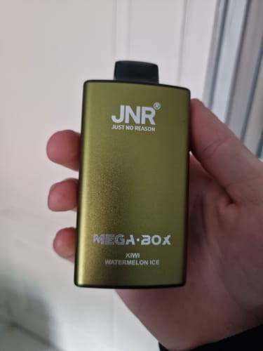 Customer photo review of JNR - Mega Box 25K bouffées - 2% de Nicotine - Puff Jetable / Vape Disposable
