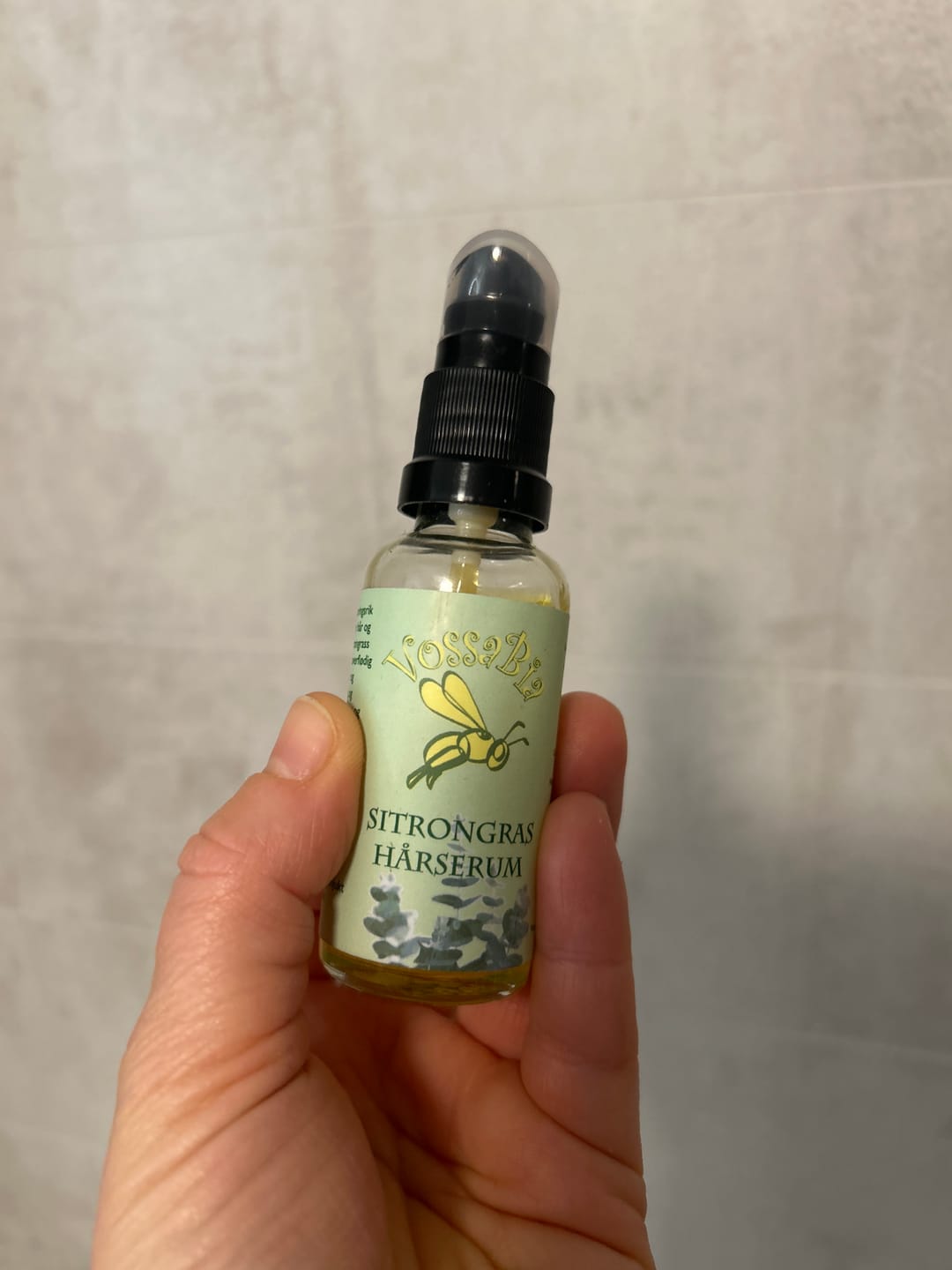 Kundenfoto-Rezension zum Lemongrass-Haarserum