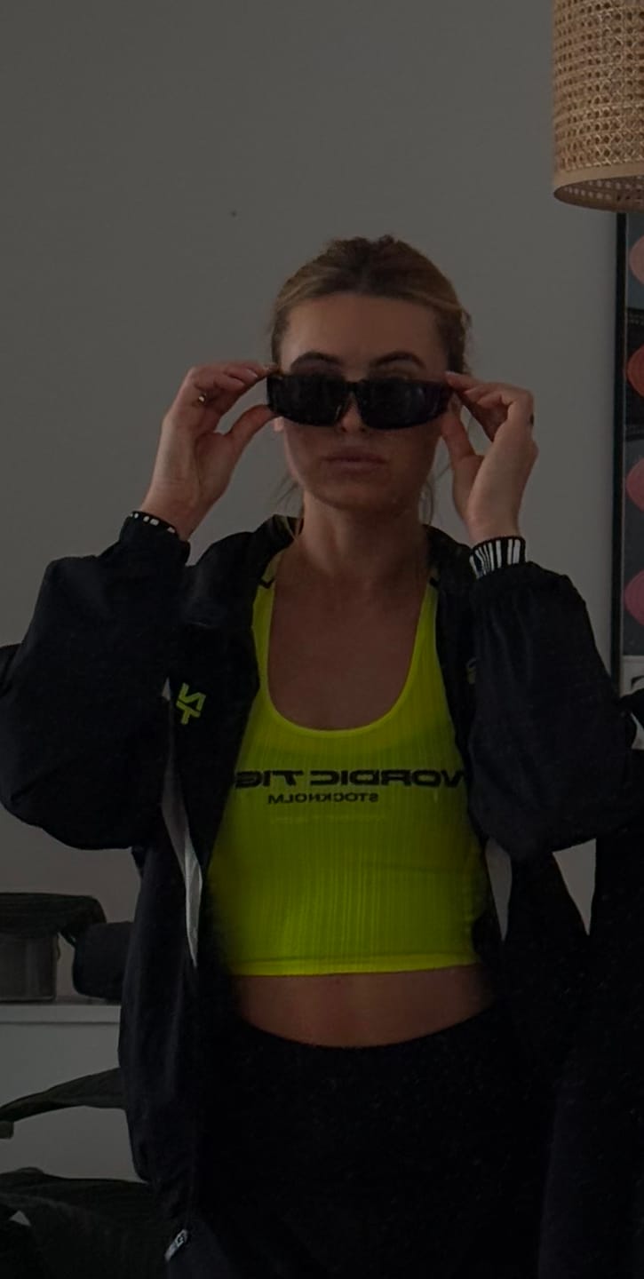 Customer photo review of Women's Velocity Cropped Tank - Flash Yellow