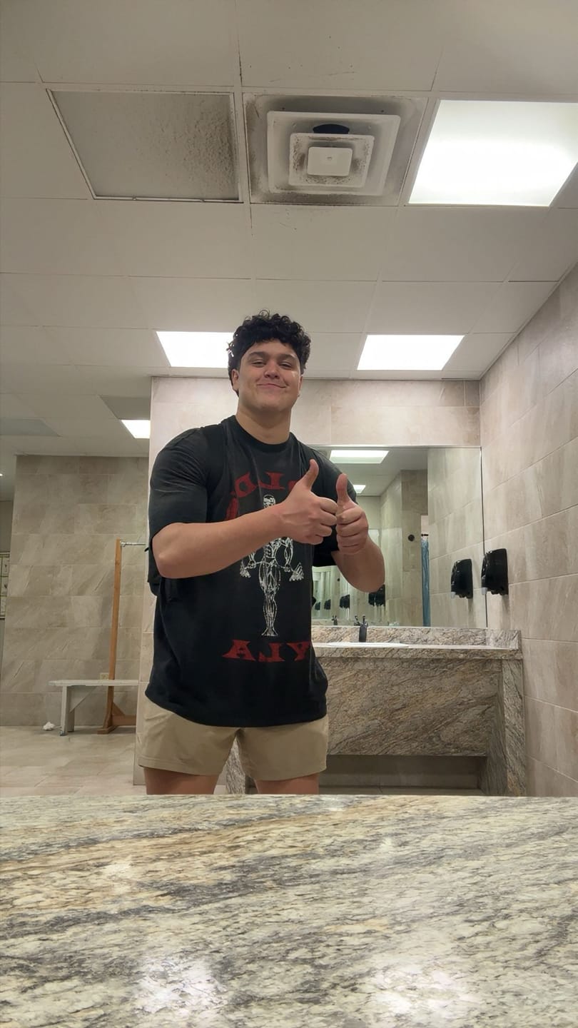 Customer photo review of 4213 - Gold's Iron Legacy Icon Tees