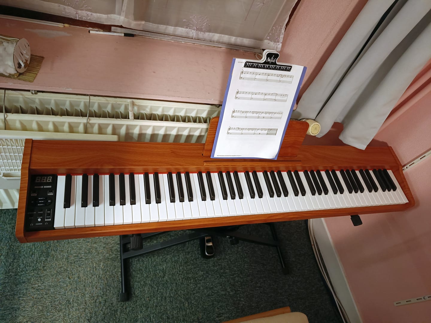 Customer photo review of Donner DEP-1S Semi-Lesté De Style Bois Piano Numérique