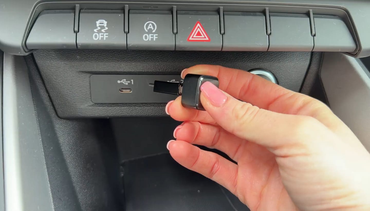 Customer photo review of Ultra Mini 2-in-1 Car Dongle