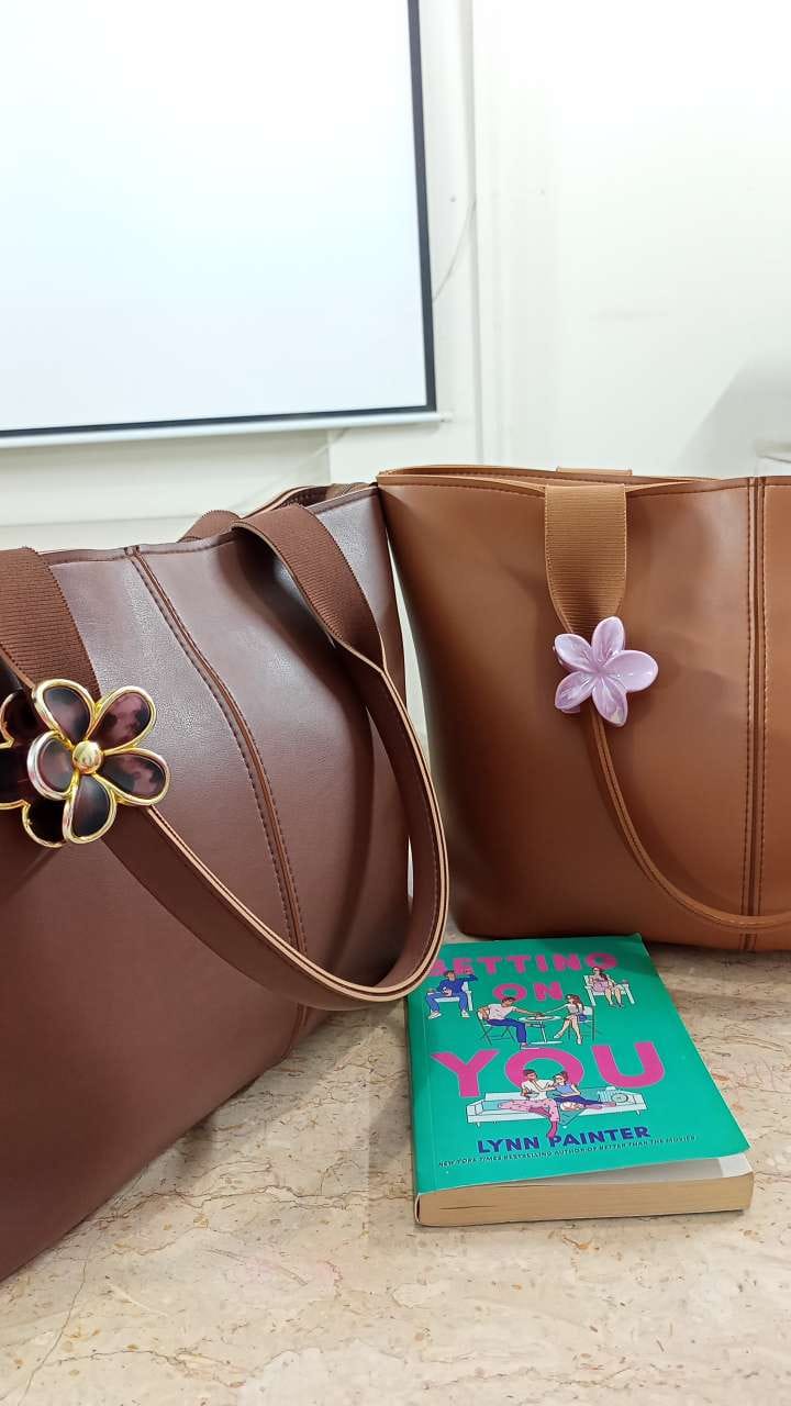 Customer photo review of Portland Tote Expresso