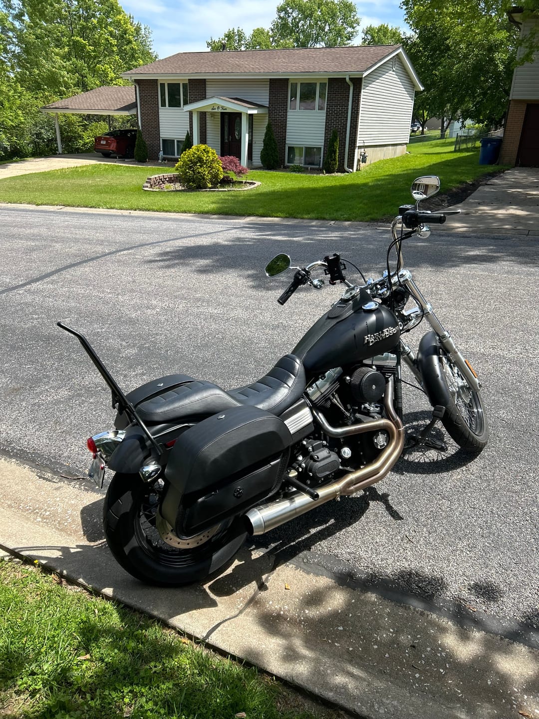 Customer photo review of 28L - Pantheon Medium Quick Mount Motorcycle Saddlebags For Harley Davidson Dyna Street Bob FXDB/I
