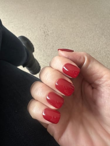 Customer photo review of Red Temptation - XS Squoval - 30 Adet Takma Tırnak
